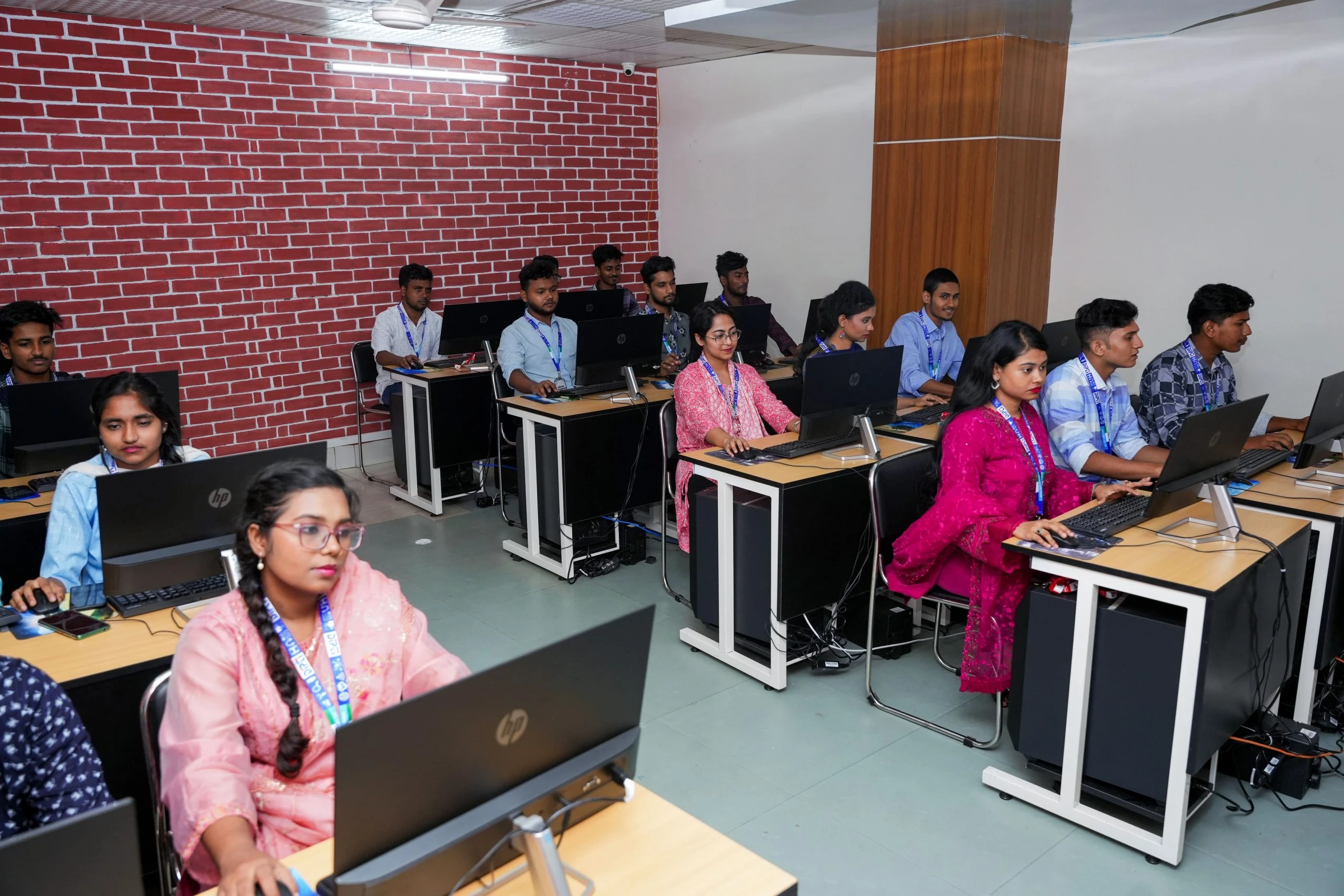 সময়পোযোগী ক্যারিয়ার গড়তে মেশিন লার্নিং-এ দক্ষ হওয়ার বিকল্প নেই